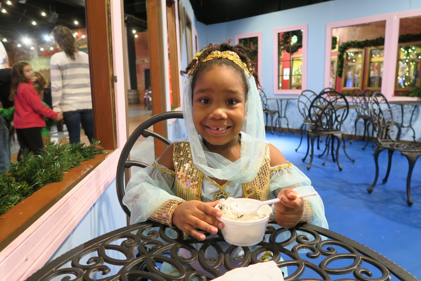 Magic Moments from Dickens' Christmas Towne at Nauticus (Norfolk, VA