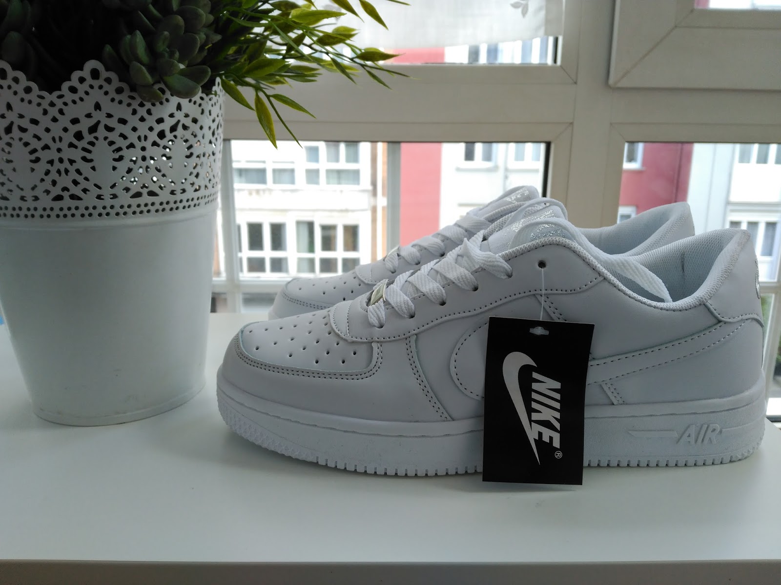 Flamingo's Makeup: Nike Air Force One (Aliexpress