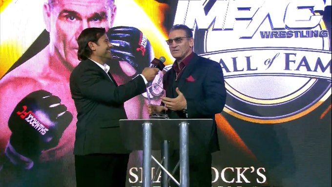 The Rock, Mick Foley e Bret Hart prestam homenagem a Ken Shamrock na cerimônia do IMPACT Hall of Fame