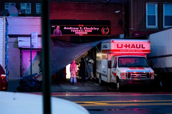 News, World, America, New York, Dead Body, Funeral, COVID19, Dozens of dead bodies found in trucks at New York