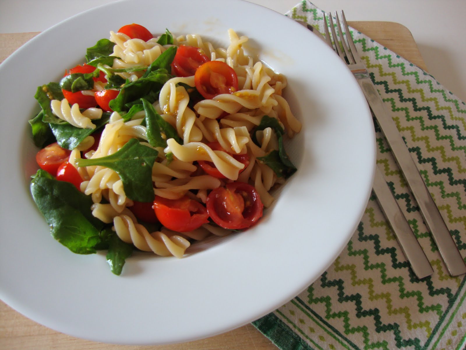 As Minhas Receitas: Fusilli com Tomate Cherry e Espinafres