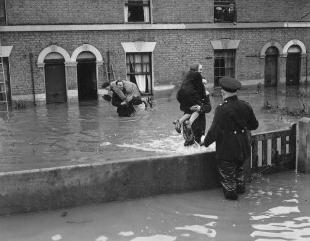 Fotografías de la inundación de Londres en 1928