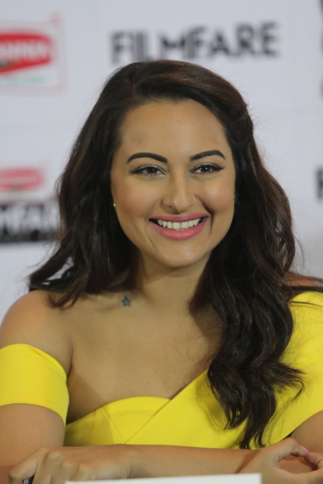 Sonakshi Sinha 2016 Spicy Photos In Colorful Yellow Dress