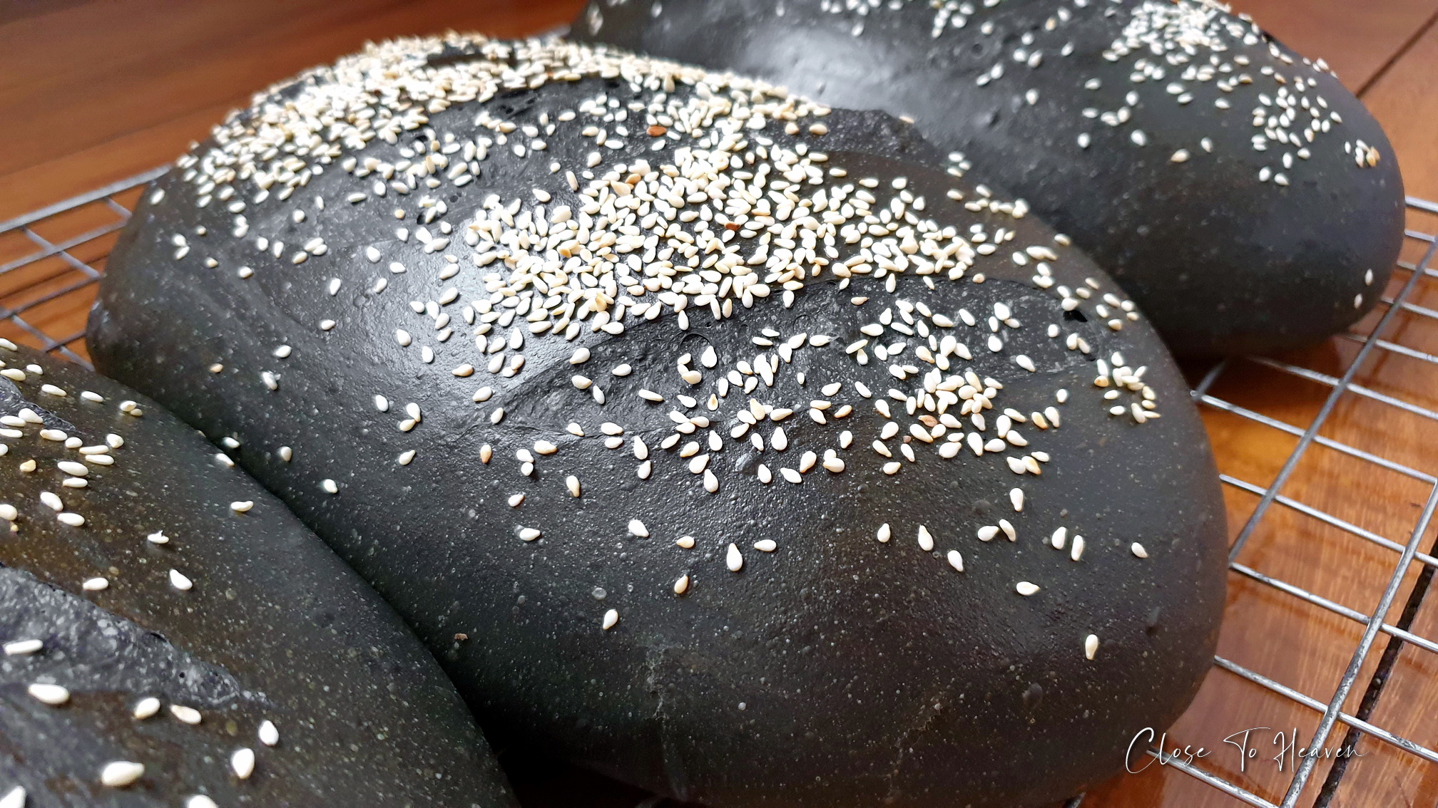 Charcoal Bread ขนมปังชาร์โคล