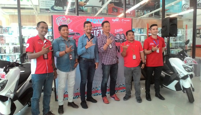 GIFT “diGItal FesTive” Program Andalan Telkomsel Bersama Cellular World