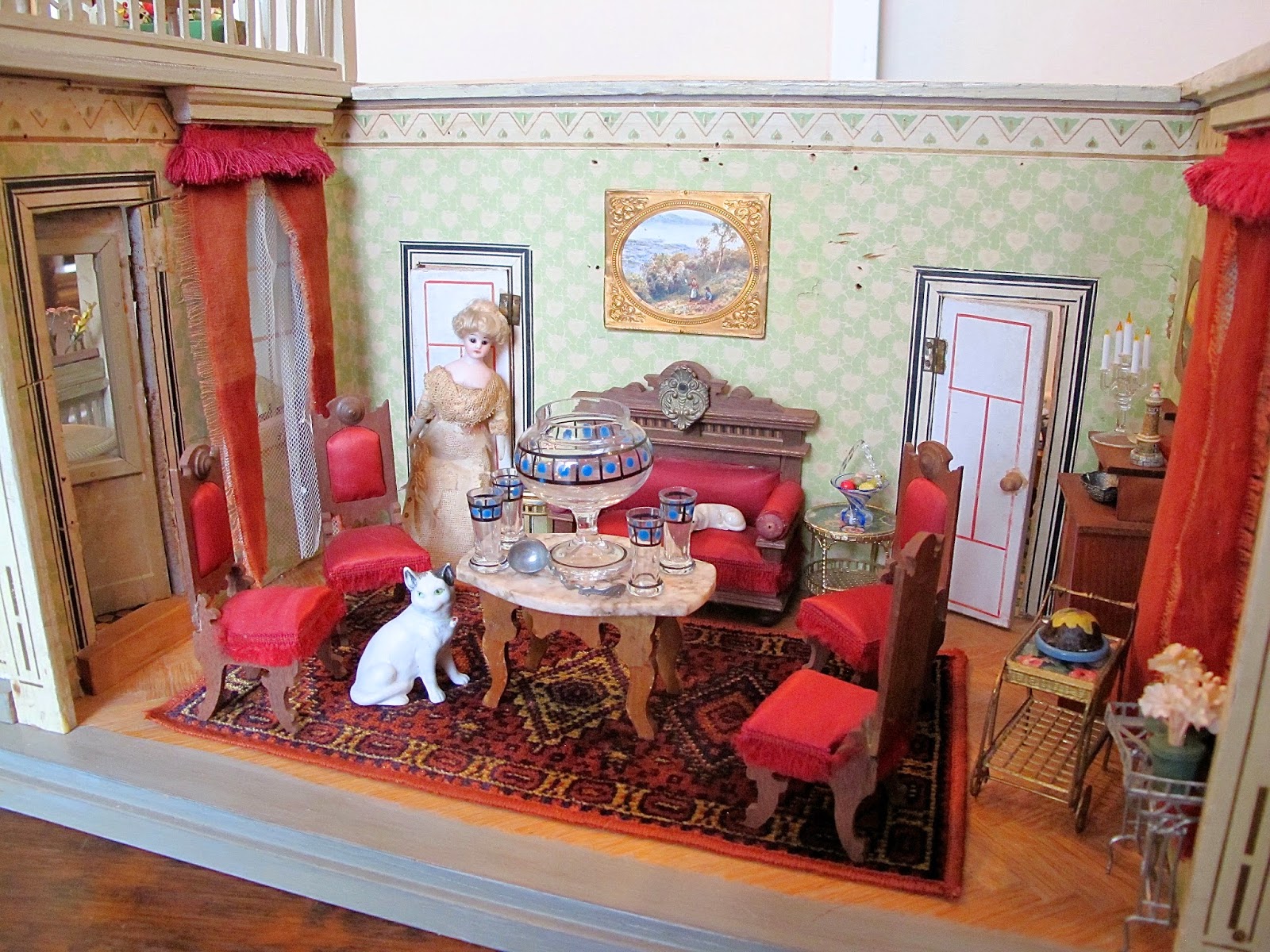 Susan's Mini Homes Antique Doll House Room Box with Front and back rooms