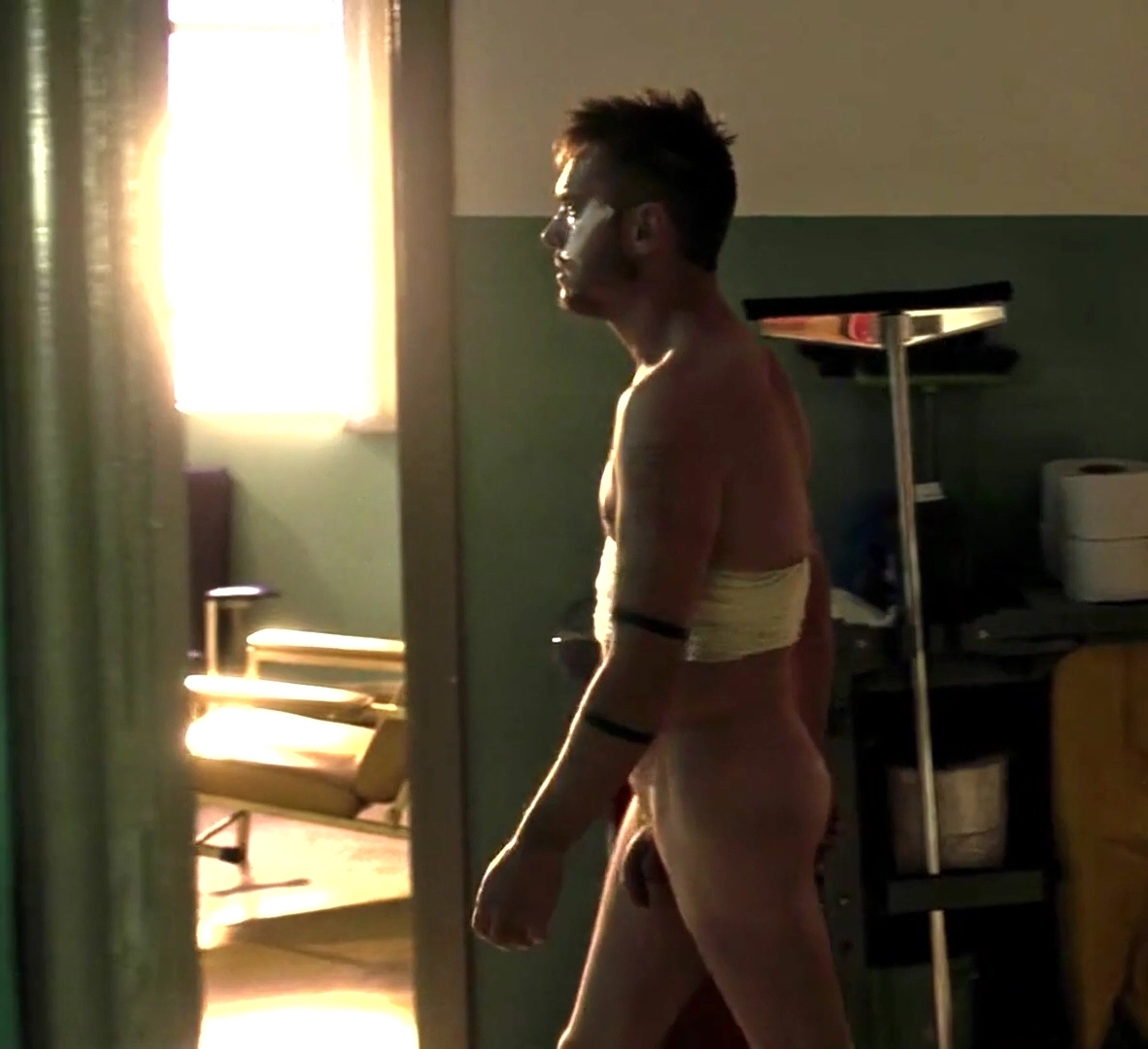 Jonathan Rhys Meyers goes naked in 'Yakuza Princess' .
