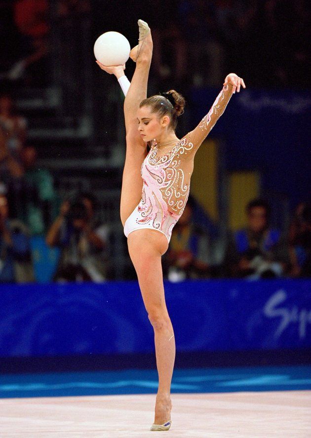 Юлия Барсукова - олимпийская чемпионка по художественной гимнастике.