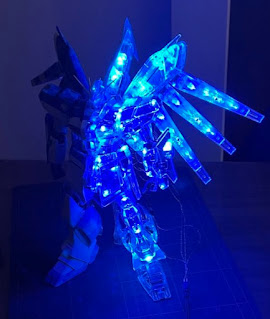 MG 1/100 Illuminated Hi-ν Gundam by senzakipetao