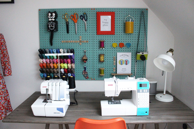 Sewing Space Tours - Jen's Stylish Space!