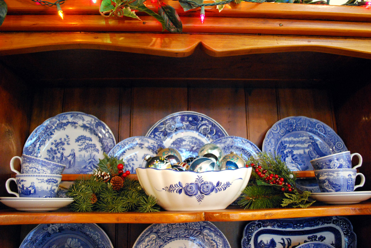blue Christmas bulbs, blue dishes