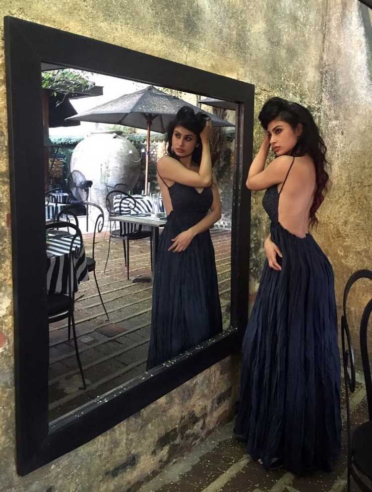 Actress Mouni Roy Hot Photoshoot Pics - Actress Doodles