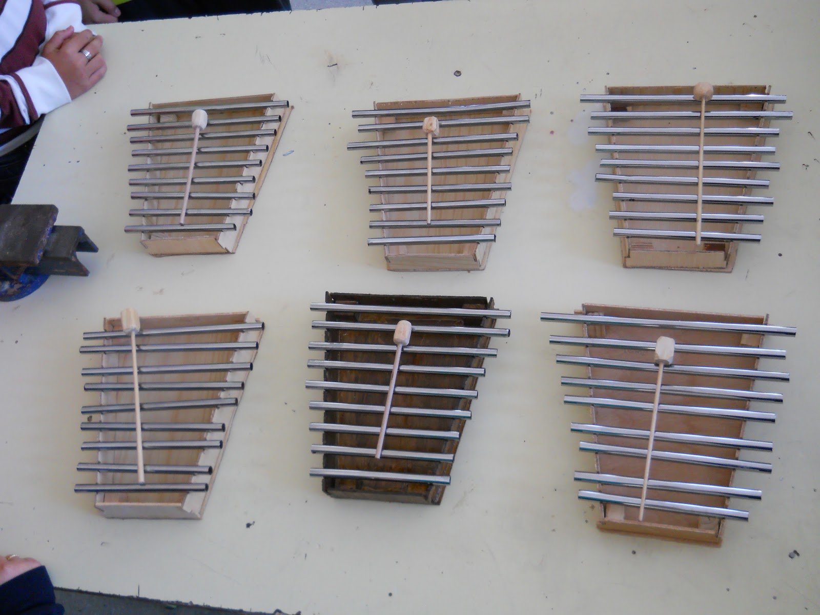 Aréjulaproyectos 201112 Cajón flamenco, xilófono y coche de choque