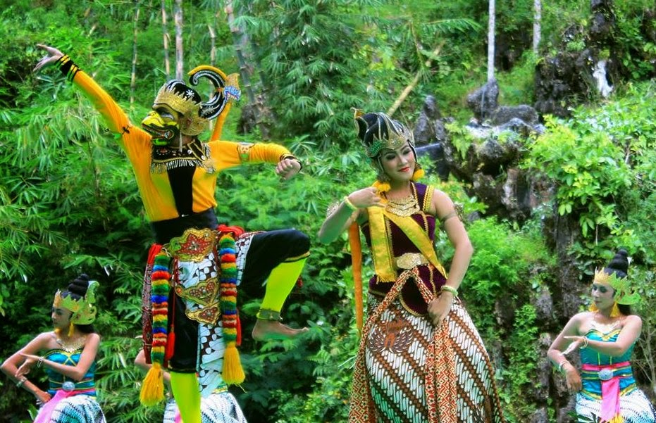 Hasil gambar untuk SENDRATARI SUGRIWA SUBALI