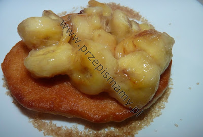 Pizza smażona z bananami Pizza smażona z bananami