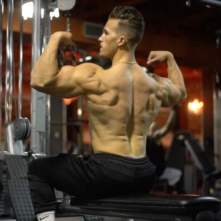 strong-muscular-gym-bodybuilder-brandon-anthony-flihan-sexy-shirtless-hunk-butt