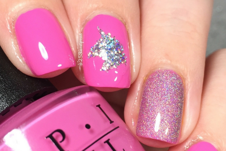 27 Holographic Nails You're Guaranteed to Be Obsessed With