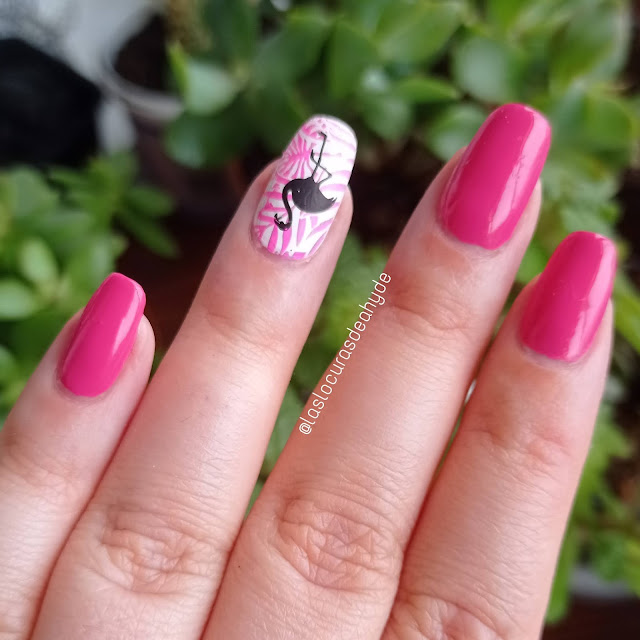 https://www.laslocurasdeahyde.com/2021/08/nail-art-fucsia.html