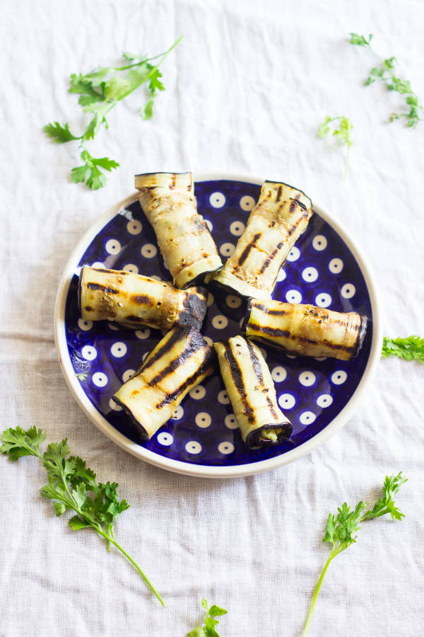 How to make grilled aubergine or brinjal hummus rolls at www.oneteaspoonoflife.com