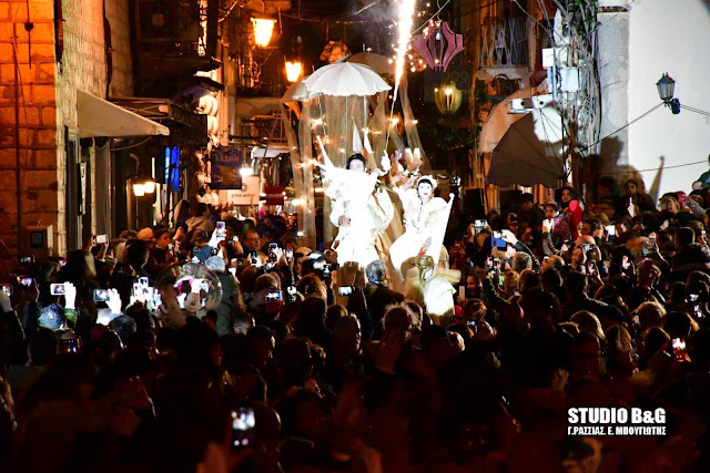 Κερδίζει τις εντυπώσεις το Βενετσιάνικο καρναβάλι στο Ναύπλιο (βίντεο)