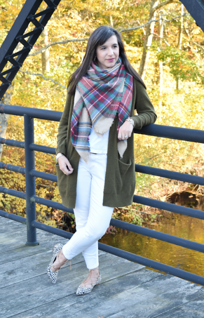 Fall Fashion Teacher Blogger Tie a Blanket Scarf