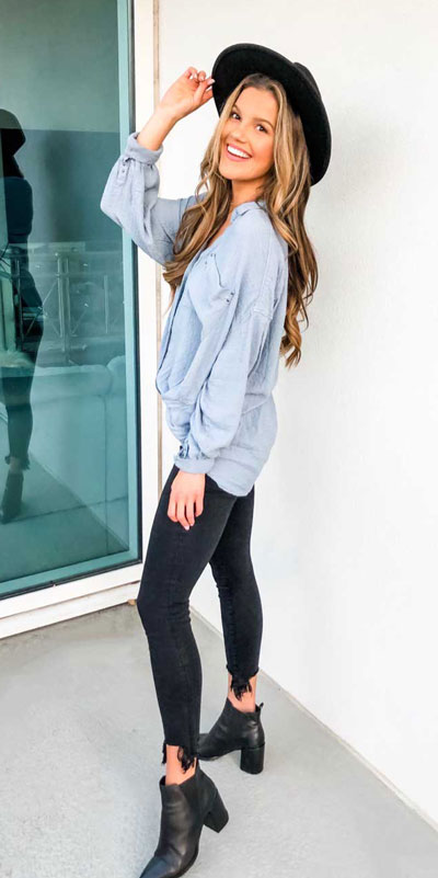 If you are looking for a new look to get with your black skinny jeans then have a look at these 20 stylish black jeans outfits to copy this fall season. Casual Outfits via higiggle.com | jeans + shirt | #jeans #blackjeans #denim #casualoutfits