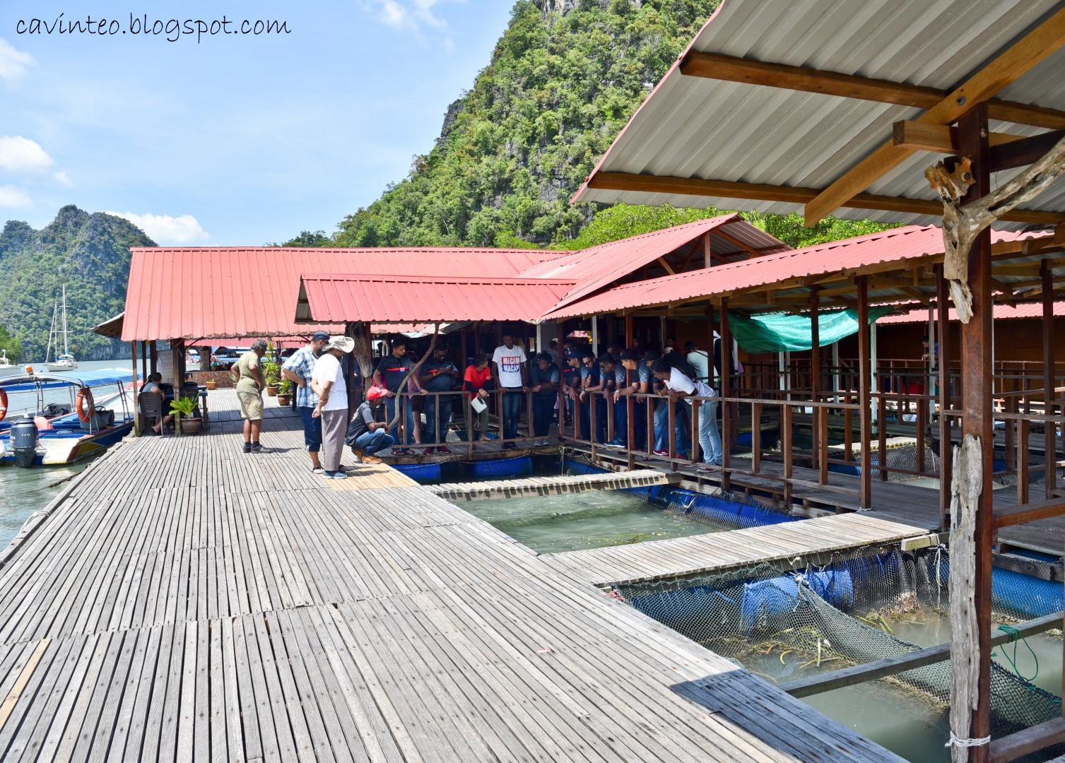 Restoran terapung sas rimba