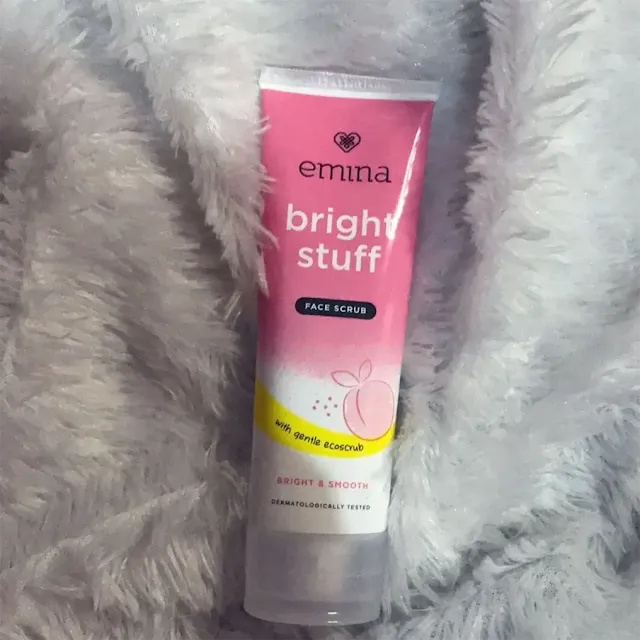 Cara Menggunakan Emina Bright Stuff Face Scrub