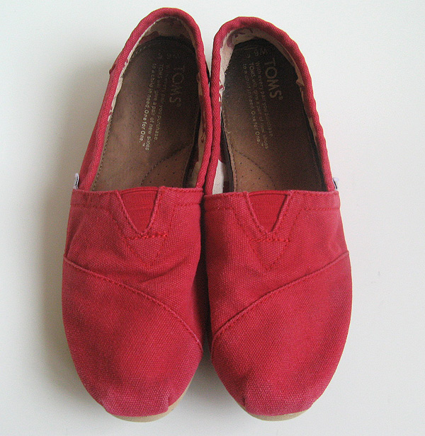 TOM'S SHOES RED TOMS SHOES WOMENS SIZE 6.5