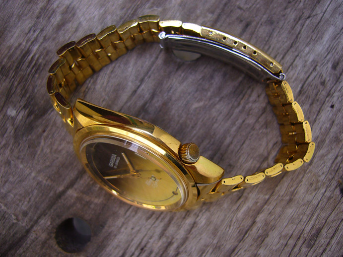 BAKUL JAM: SOLD : RARE GARUDA ELEGANCE CRYSTAL AUTOMATIC GRADATION DIAL