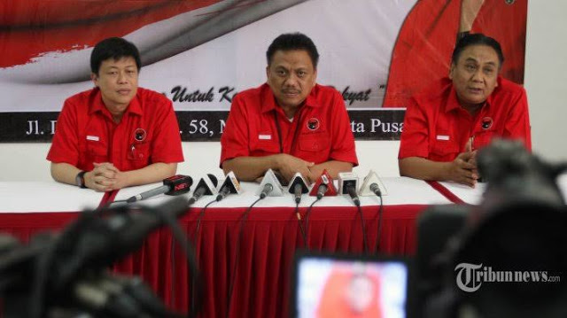 PDIP Akhirnya Putuskan Mundur dari Prosesi Pemilihan Gubernur Sumbar PDIP Akhirnya Putuskan Mundur dari Prosesi Pemilihan Gubernur Sumbar