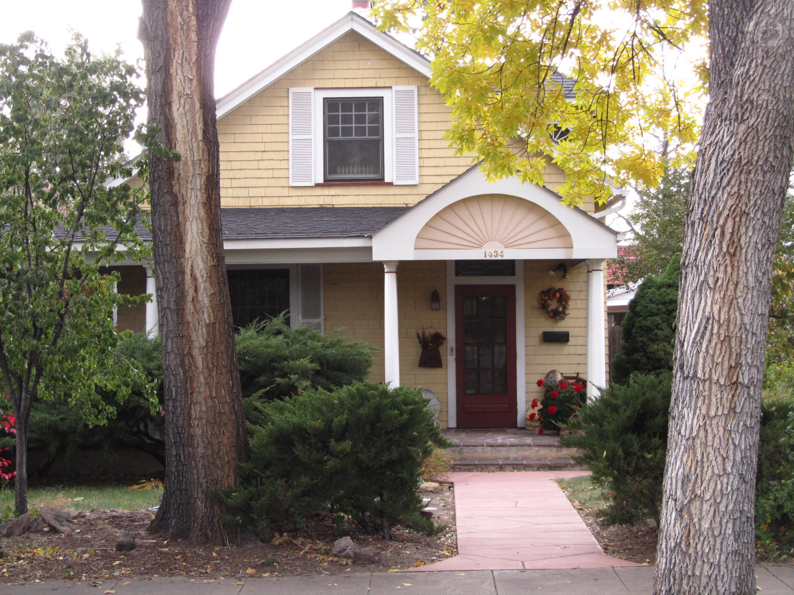 autoliterate American Houses, Old North End, Colorado Springs