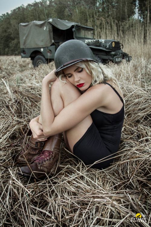 As belas modelos como pin-ups vintage de guerra na fotografia de Coyot Coyotak Coyot Coyotak Pictures 500px arte fotografia mulheres modelos sensuais beleza fashion pin-ups vintage guerra