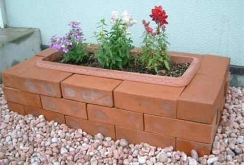 Creativas formas de usar ladrillos en la decoración del jardín
