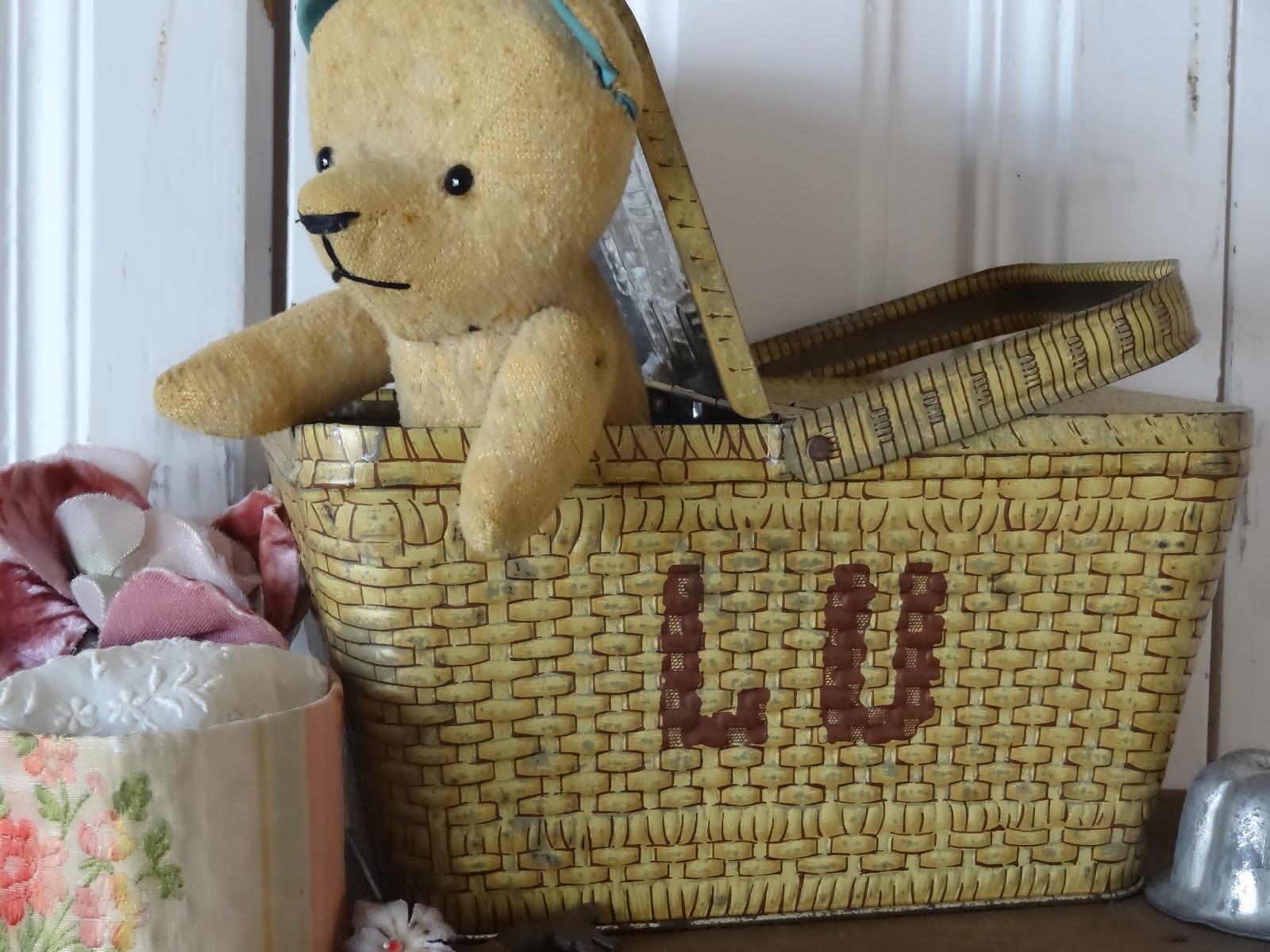 リボンときどきネコ: LUビスケットパニエ缶