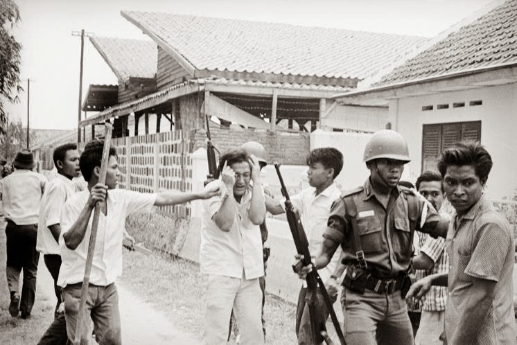 Foto Lembaran Hitam Komunis di Indonesia