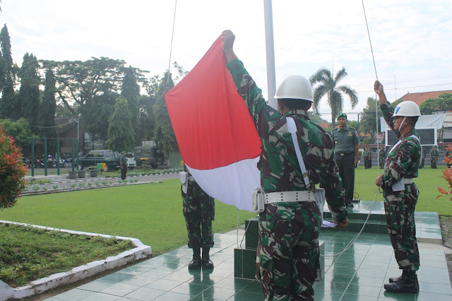 Kasdim Pimpin Upacara Bendera Kasdim Pimpin Upacara Bendera