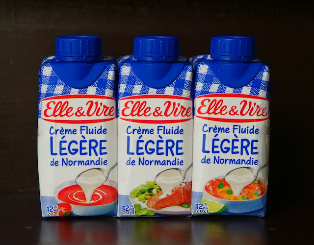 Crème légère ist eine fettreduzierte flüssige Crème fraîche.