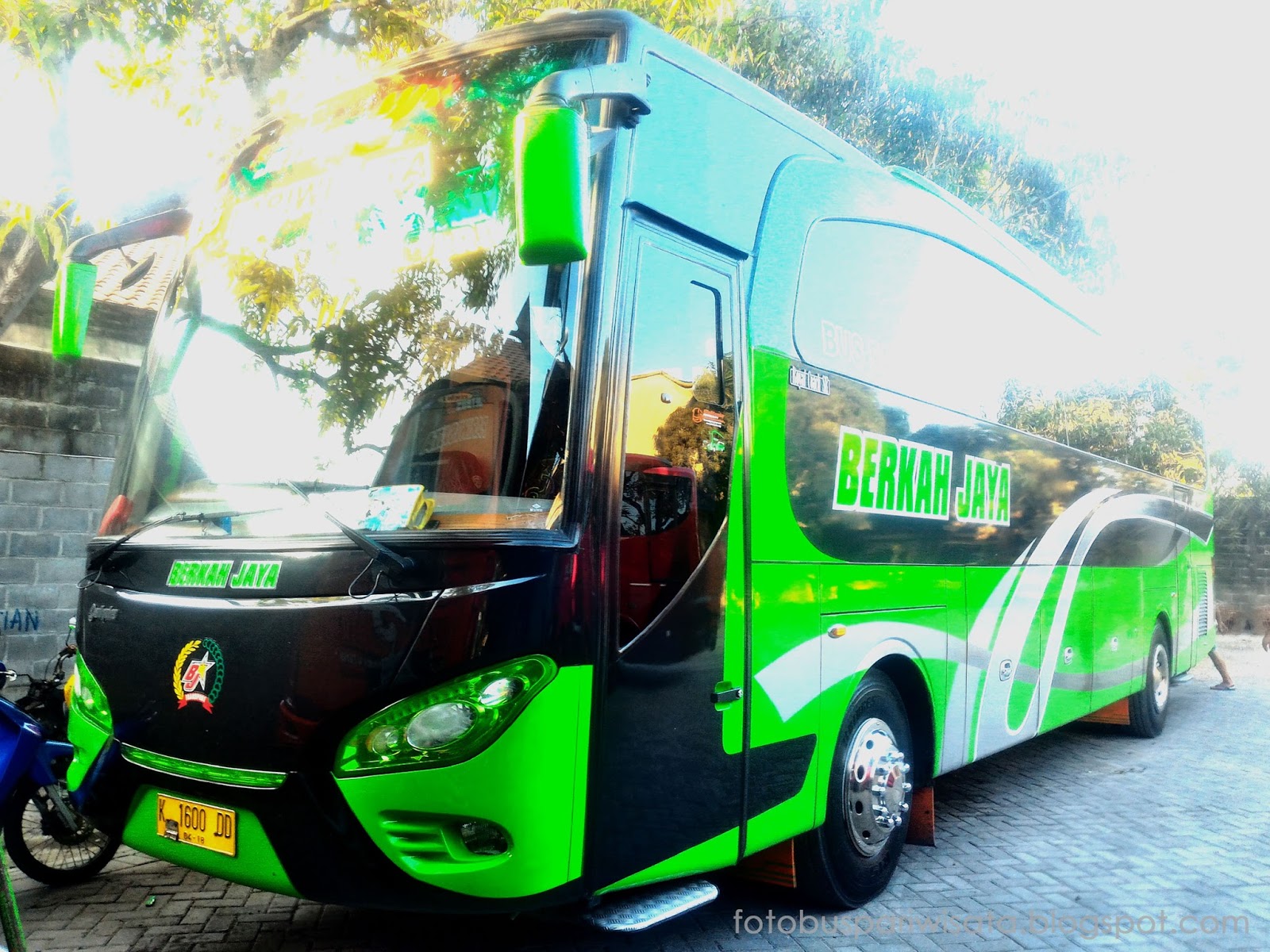 Pariwisata Gresik: Menggali Potensi dengan Armada Bus yang Handal