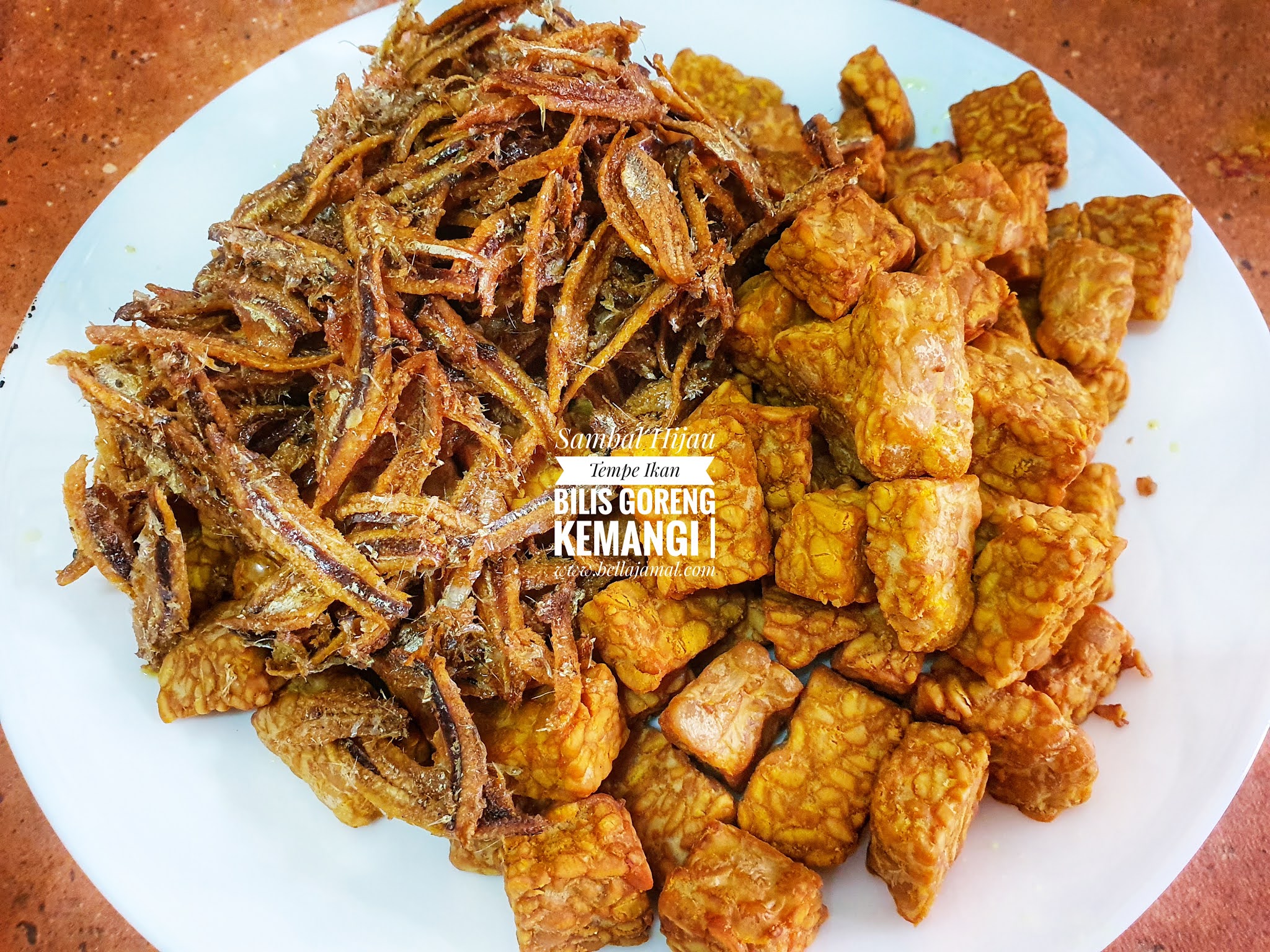 3) Panaskan sedikit minyak dan tumis semua bahan A hingga garing/masak.