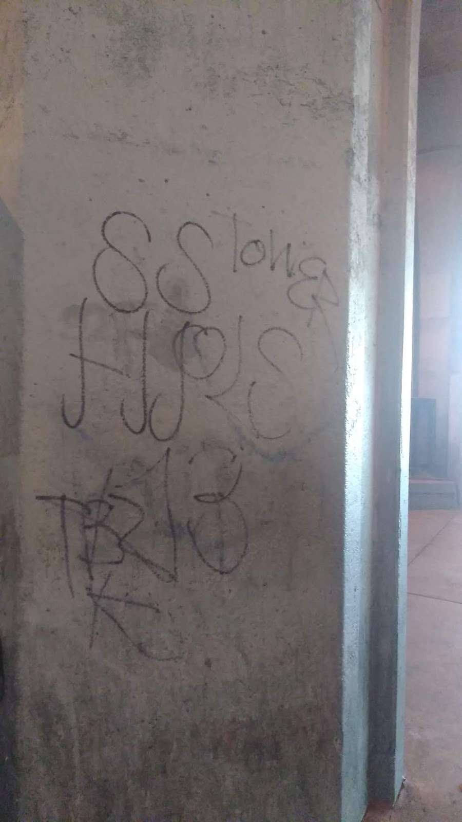 sureno 13 gangs graffiti Varrio Huntington park locos