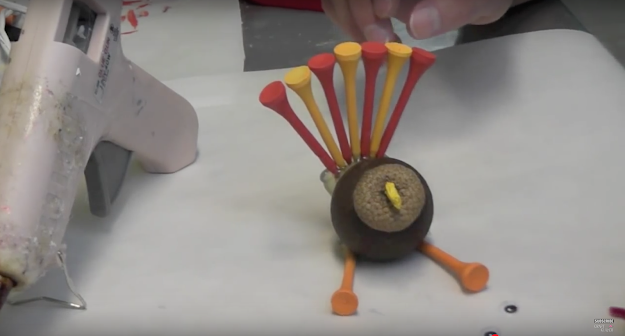 If you are looking for fall decor ideas, I have one for you! A cute turkey craft that is also a repurposed golf ball! Think how cute your Thanksgiving table settings will be with these little turkeys, either as part of the centerpiece or at each place setting. Gobble! Gobble! golfball crafts, party favor, thanksgiving craft, turkey craft, thanksgiving crafts for adults, fall crafts for kids, fall wedding ideas