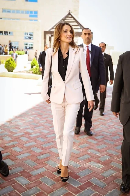 Queen Rania of Jordan visited the German Jordanian University’s (GJU) Madaba Campus 