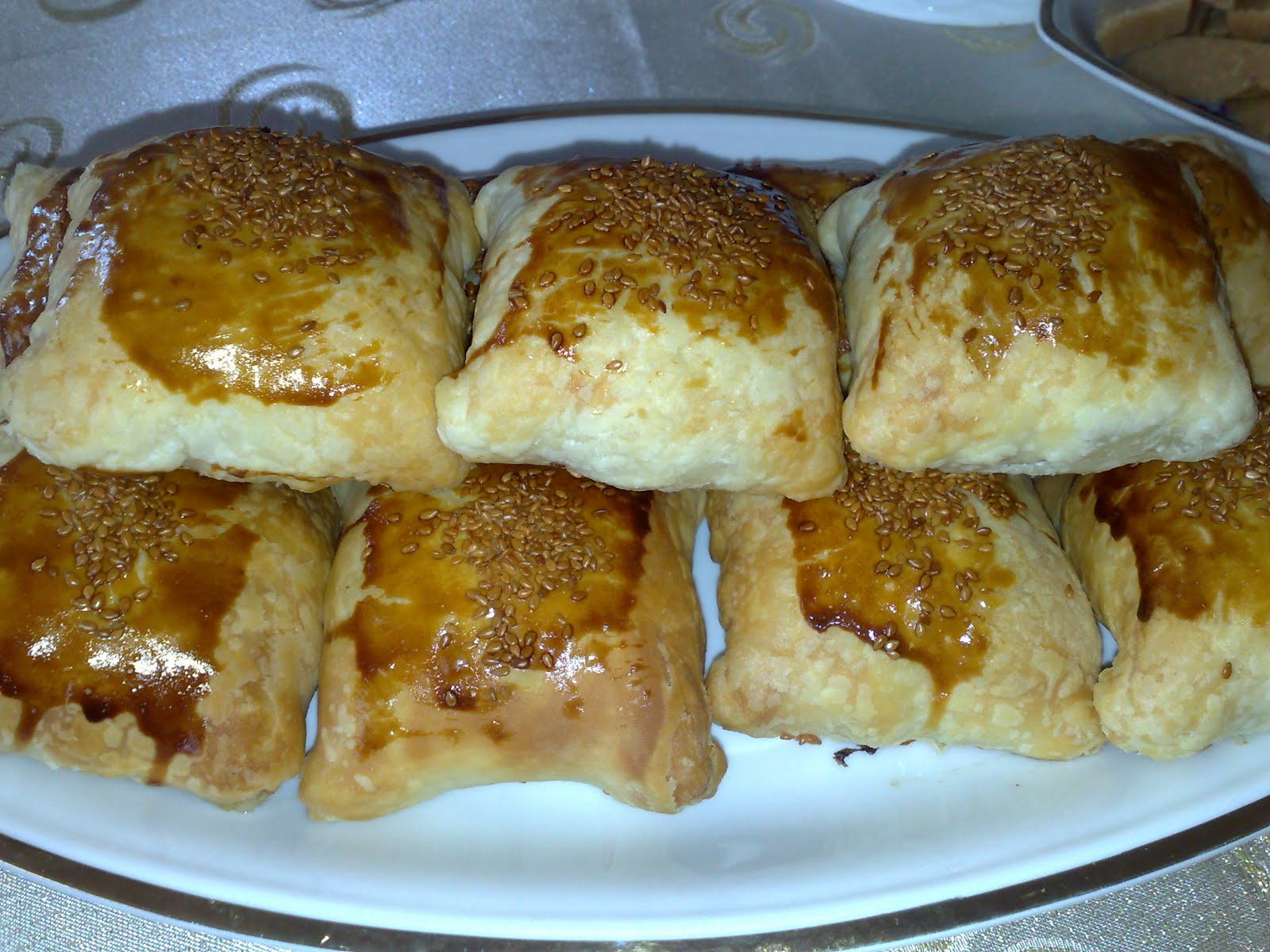 DAMLA ÇİKOLATA TAVUKLU BÖREK