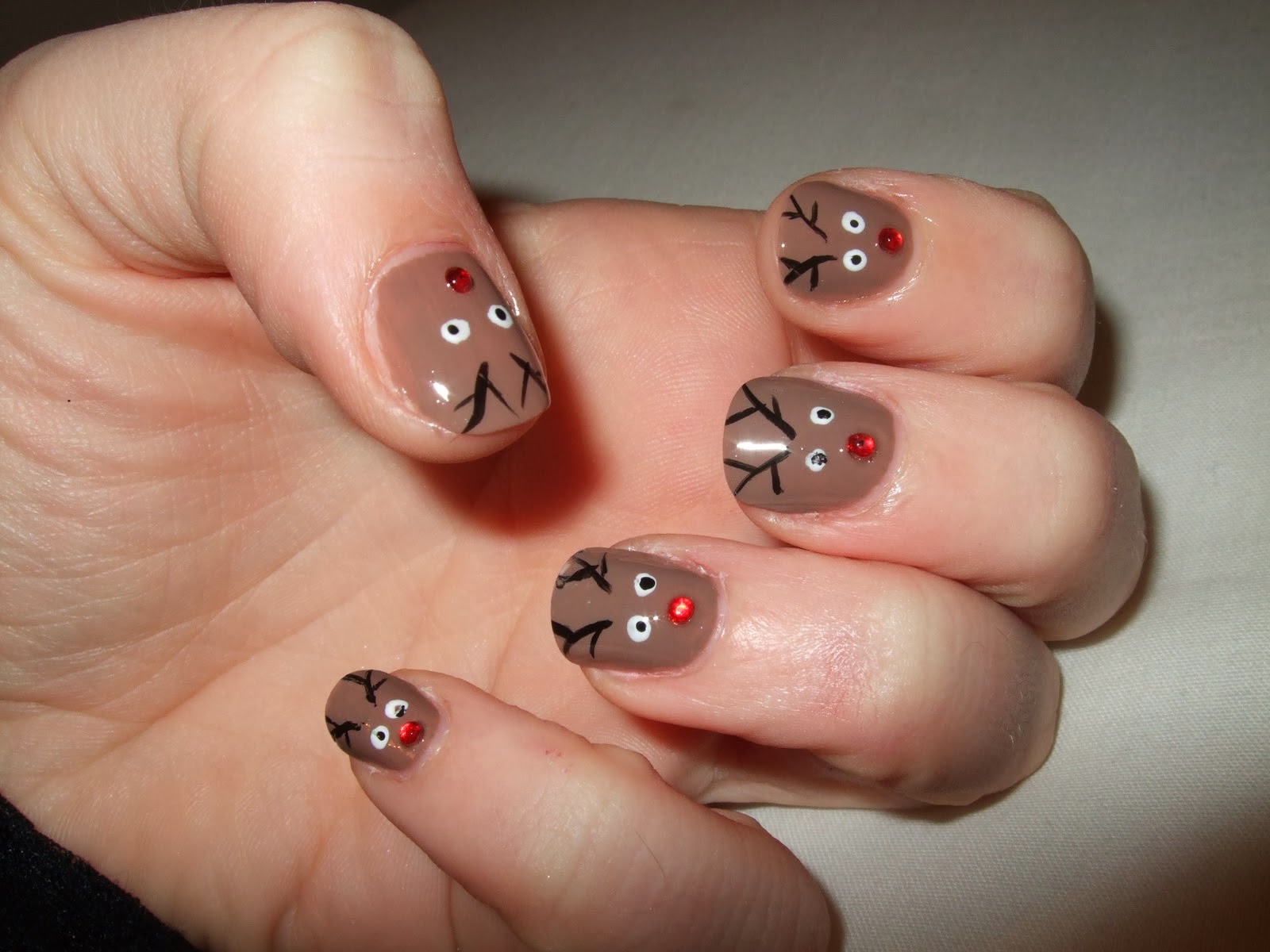 15 cutest christmas nail art diy ideas Χριστουγεννιάτικα νύχια | WTF (Whisper the fashion)