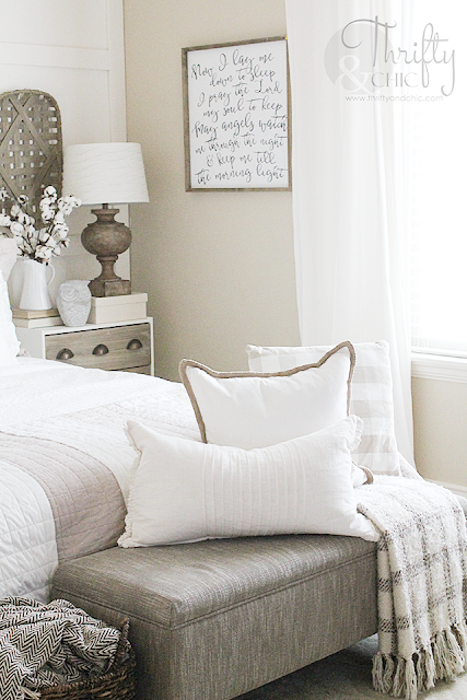 Farmhouse bedroom decor and decorating ideas. White and bright and neutral master bedroom. Fixer upper style bedroom ideas