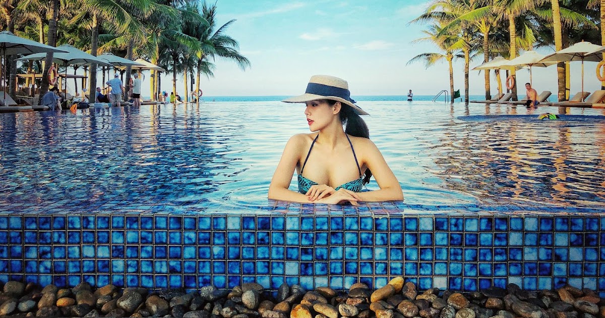 Hot girl…  Phanh Lee