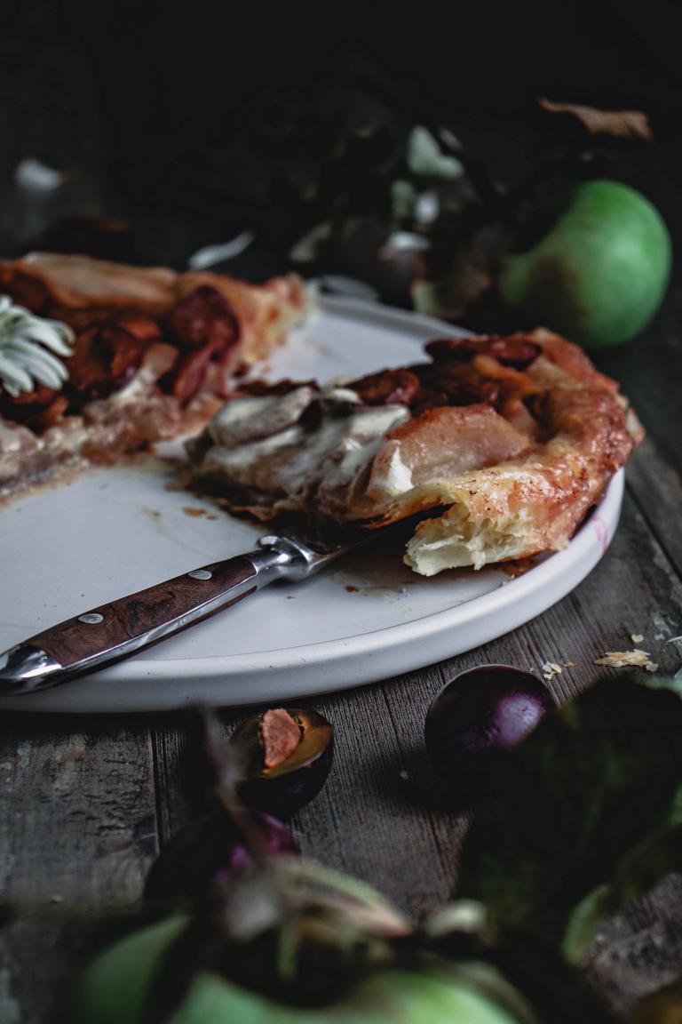 Tarte Tatin mit Zwetschgen und Äpfeln - Julia Bakes!