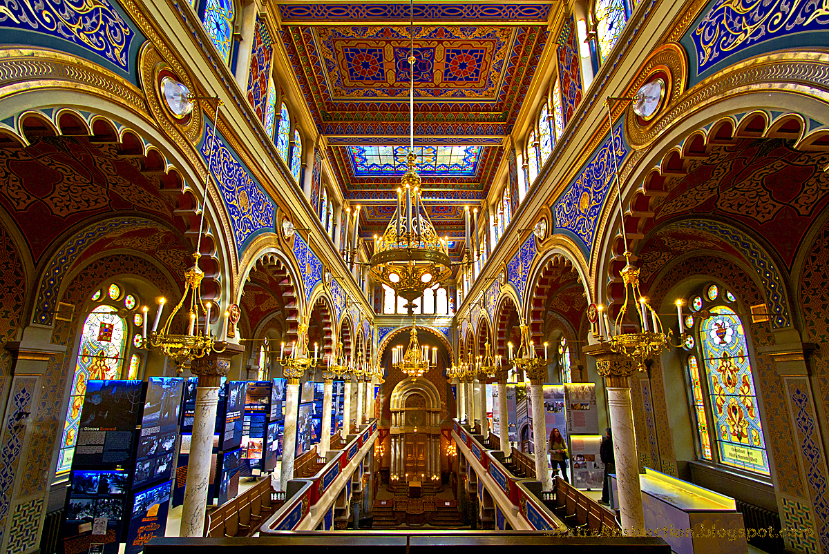 Пражской синагоги. Юбилейная синагога в Праге. Иерусалимская синагога Прага. Внутреннее убранство синагоги. Синагога внутри.