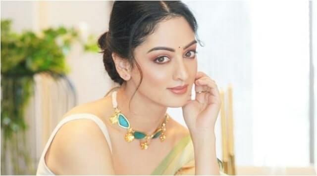 Sandeepa Dhar Lights Up Instagram With Gorgeous Organza Floral Saree.